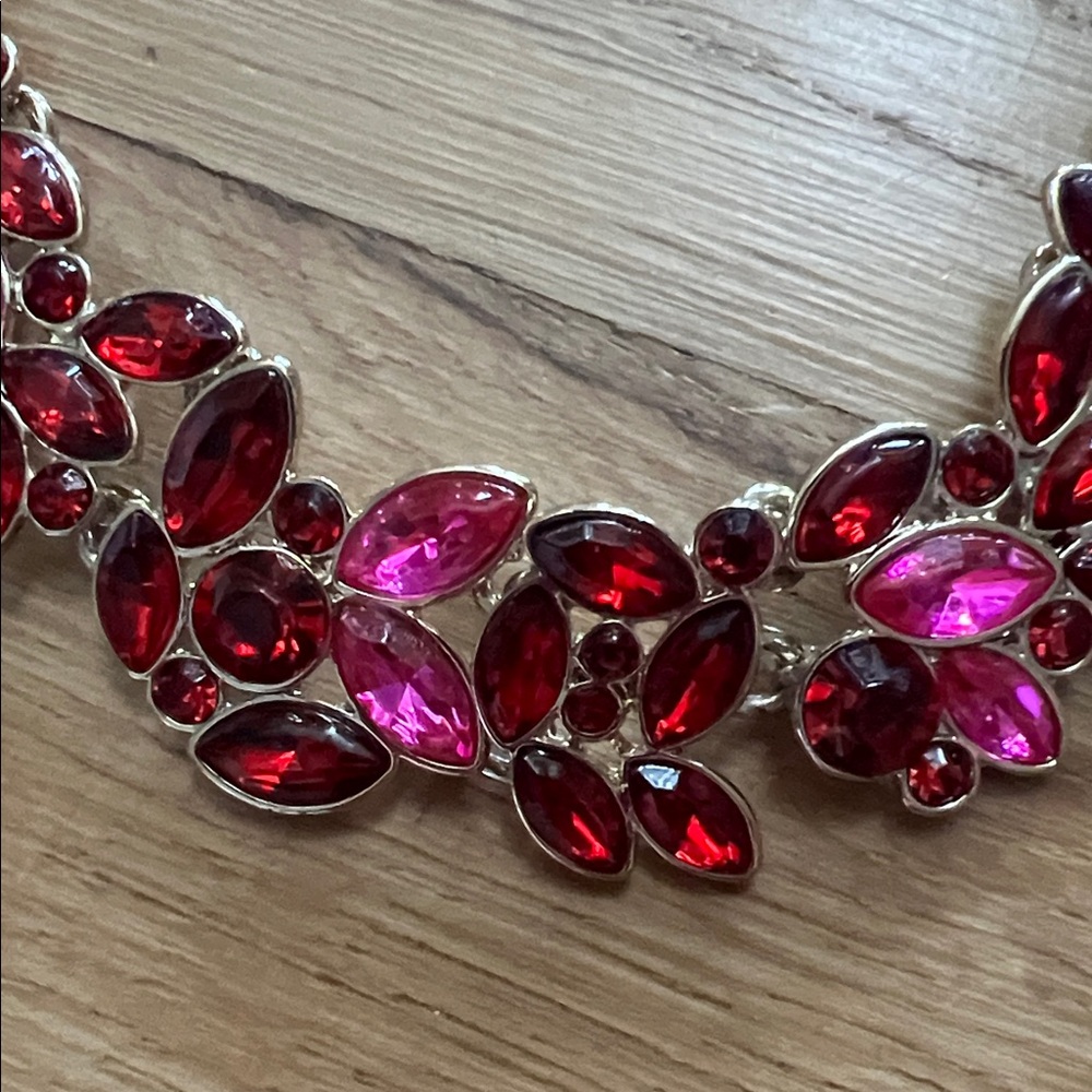 Elegant Red and Pink Gemstone Necklace - Picture 4 of 4